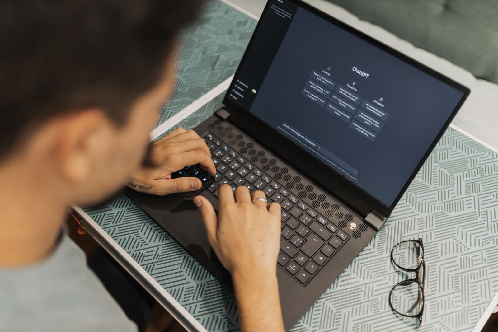 Engenharia de prompt: como escrever instruções que fazem a IA responder certo